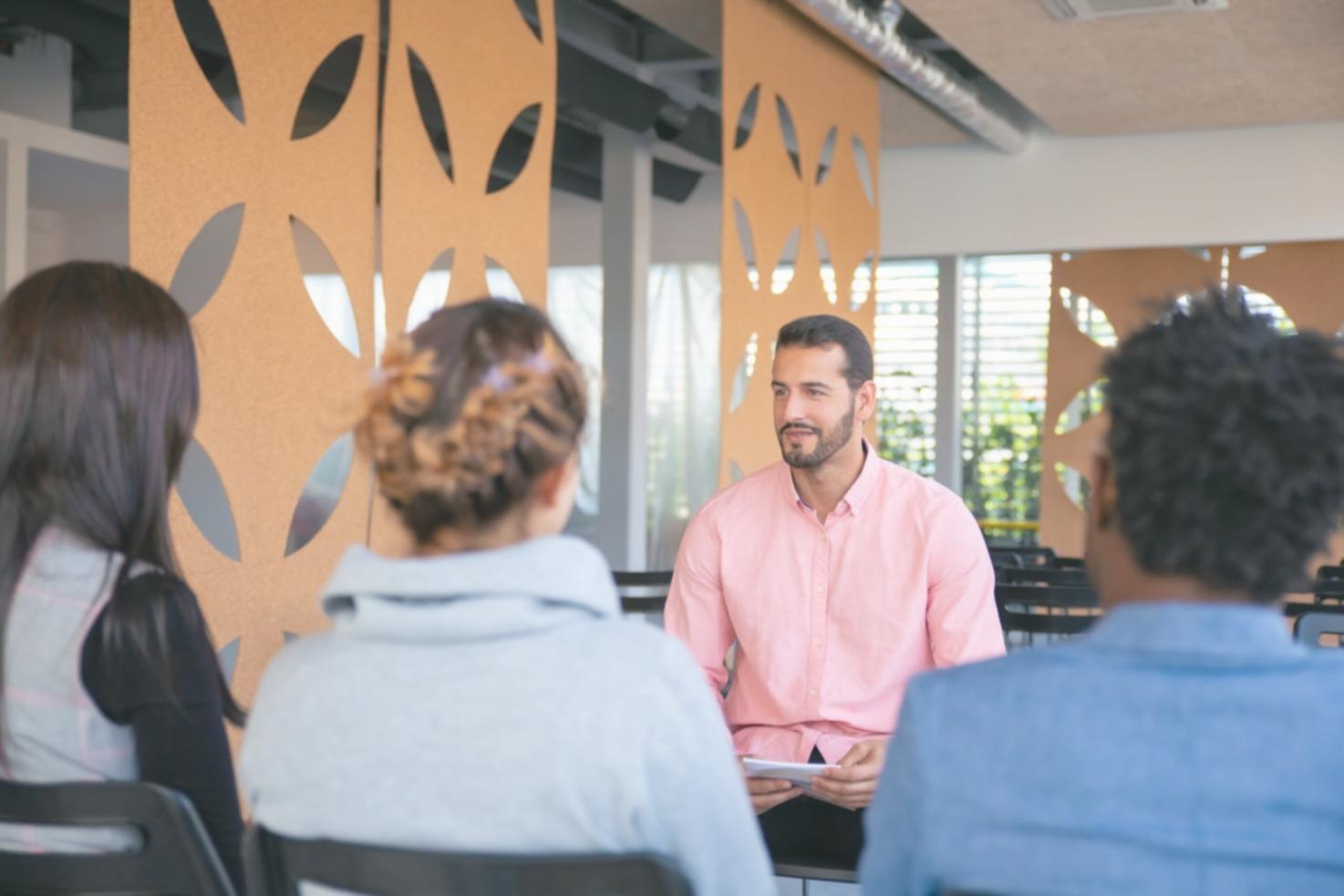 Analyse financière et modélisation DCF sur écran d'ordinateur